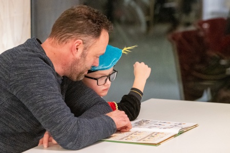 2025-11-23 Sint leest voor-64